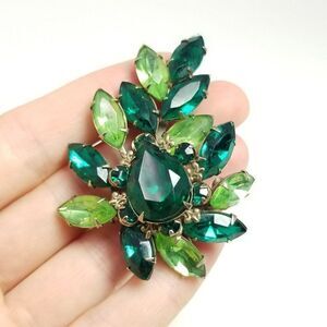 Vintage Green Rhinestone Cluster Brooch, Emerald Color, Retro 60s Style, Estate